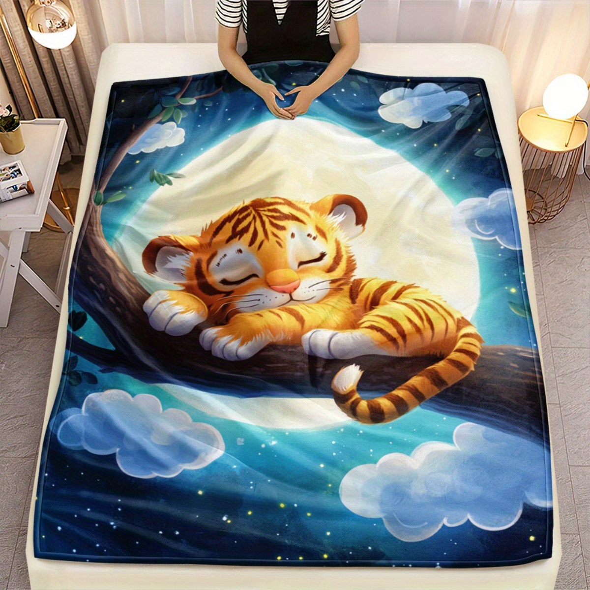 Baby Nursery Tree - Harimau tidur yang lucu di cabang